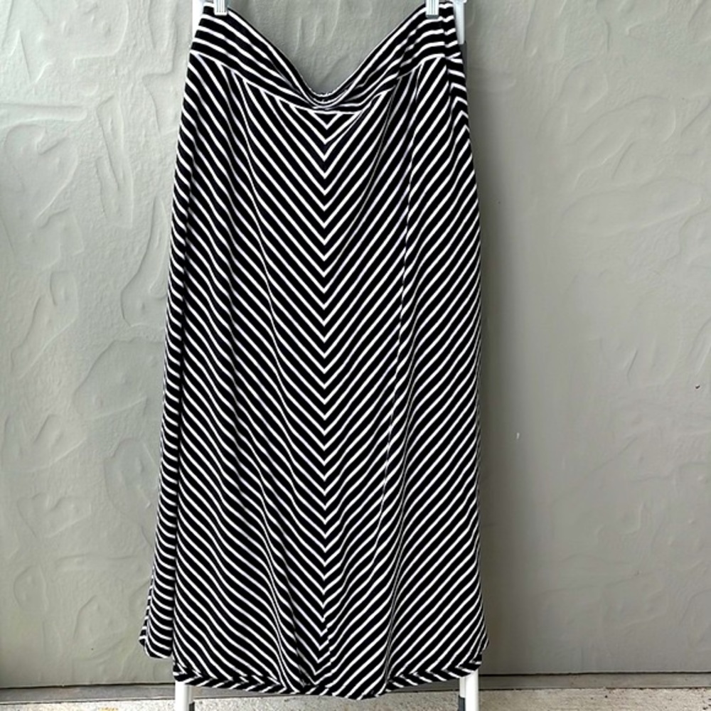 Talbots Stretch Maxi Skirt Chevron Black & White L